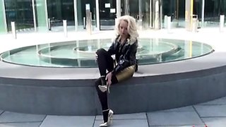 blonde lave her solo masturbate