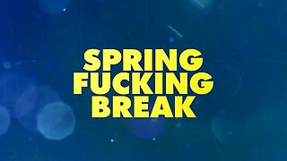 Ameena Green & kira perez spot bombshell Willow Ryder and alluringly asks her to join them for a threesome - reality kings