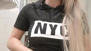 Masturbating to Your Dick Pic