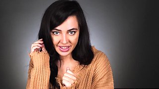 Hottie big bootie mom loves masturbation