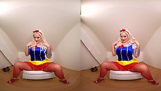 095 - Jarushka Ross - Blonde Cosplay Toying Pussy