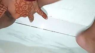 Manisha Bathroom Fingering