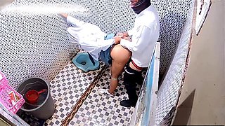 Amateur college girl Clarelia shows off her beautiful body in the shower