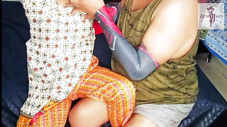 Mami ko bhanja ne Bahla fusla kar chod diya, mami ko Iphone ka jhansa dekar bhanja ne chod diya