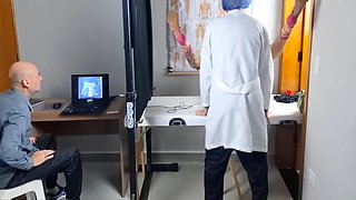 Corno Leva Esposa Para Fazer Ultrassom No Ginecologista Clandestino! 12 Min With Ator Zegalinha