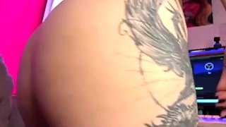Beautiful teen masturbating on fucking machine on camera 879