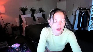 Blonde teen Sierras first erotic masturbation video