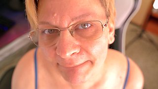 Beautiful Fuck of Narrow Pussy with Small Dick Pee on the Pussy