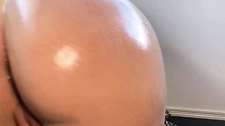 Close up MiLF getting it in the ass