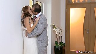 Bride cheating with best dude before wedding - mummy porno