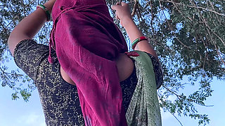 Desi Girlfriend Enjoy Outdoor Sex