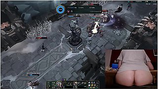 Deutsche Amateure In Playing League Of Legends With Clit Sucking Toy League Of Legends #19 Luna