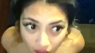 Brunette amateur webcam babe pleases pussy