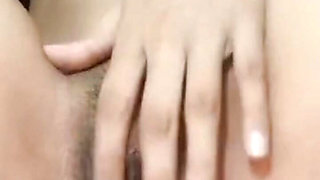 Desi beautiful girl first time finggring