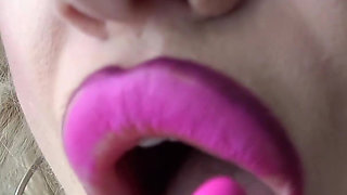 839 You Really Want to See My Big Joker Lips