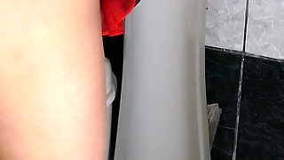 Intense Anal Sex in the Bathroom with a Huge Cumshot Inside a Beautiful Ass