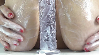 Big Hanging Tits in Milk