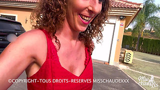 Misschaudexxx, I Suck and Fuck by the Pool
