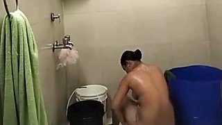 Desi Stepmom Viral Bath Video.hindi
