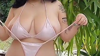 Busty Bikini Babe Kim Velez