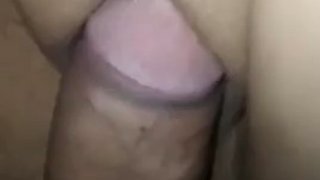 This married woman loves to fuck her pussy. Rubs the head of her penis and inserts it all the way to the shaft