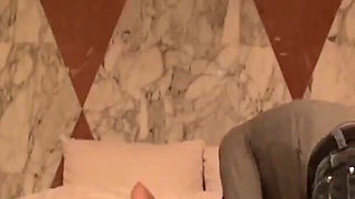 Yu - Housewife Pick-up (40y Old) Vol. 1