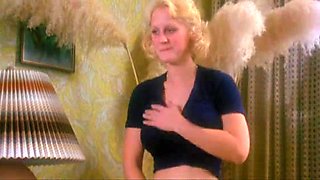 Candy Samples & Nancy Mann in (Fantasm Comes Afresh (1977)