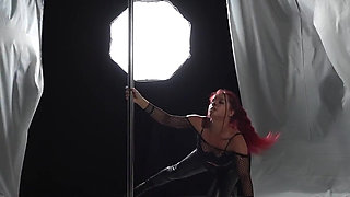 Goddess Renata Fox Dances Mesmerizingly on the Pylon
