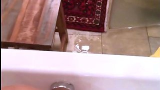 Cute amateur webcam teen girl toying pussy on webcam