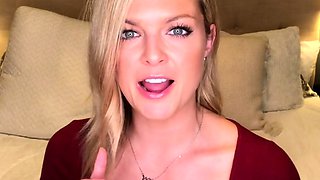 amateur blonde solo webcam