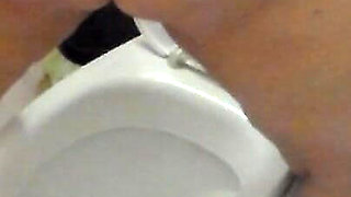 Jen Is Peeing in the Toilet