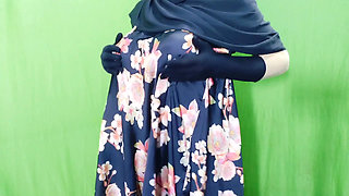 Indian beautiful village housewife having sex in the room - clear Hindi audio