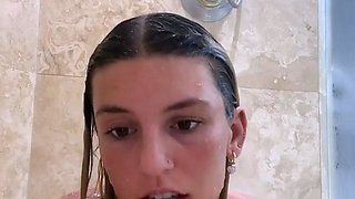 Petite small tit babe with perfect pussy masturbates