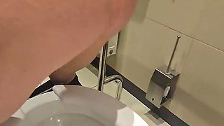 Crazy Public Toilet Pee