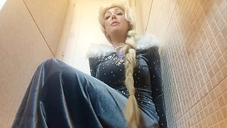 Elsa From Frozen Not Very Cold