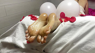 Valentine's Footjob Fantasy: Oiled Soles & Rose Petals