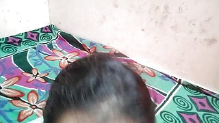 Village aunty ko chut se pani jhar diya