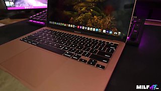 Large-Breasted mom Nikki Sexx fucks laptop repair guy