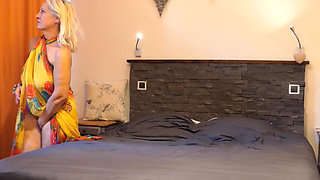 Amateur Blonde Mature Wife Enjoys Dancing and Sex