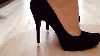 Crossdresser Walks in Sexy Black Suede Pointed Toe Platform High Heels Pumps