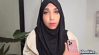 Sexy Fit Buxom Muslim Babe Sucks the Stranger's Dick & Lets Him Fuck Her In Reward For Helping Her