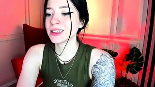 Brunette Solo Webcam Masturbation