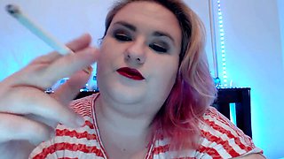 Sexy smoker Laladelilah plays a JOI game