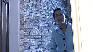 Hairy woman Isabel shows her ability to sell - WeAreHairy