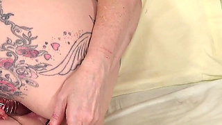 Summer Angel Lee - My Dildo Is Stuck