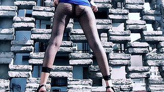 Big Naturals Amateur Latina Cameltoe and Flashing Outdoors