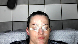 Dirty Dees Getting Her Face Unloaded on in a Fantastic Homemade Amateur Facial
