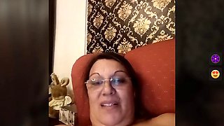 Melmamalhudaxh small squirts in her show
