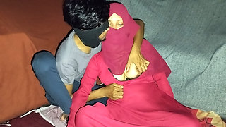 INDIAN HOT COLLEGE GIRL CHEATING HER FAMILY AND FIRST TIME SEX WITH HER NEWLY BOYFRIEND.