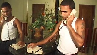 Hot young girl moaning and cumming giving her pussy and the cusinho very tasty